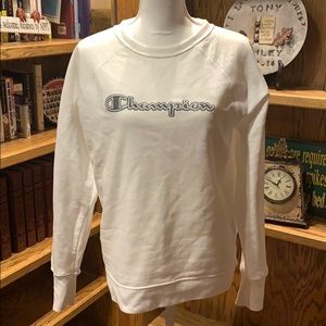 Champion crew neck sweater! 😻